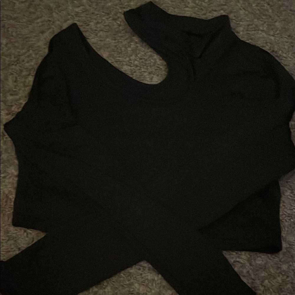 Daisy Elegant Black Top